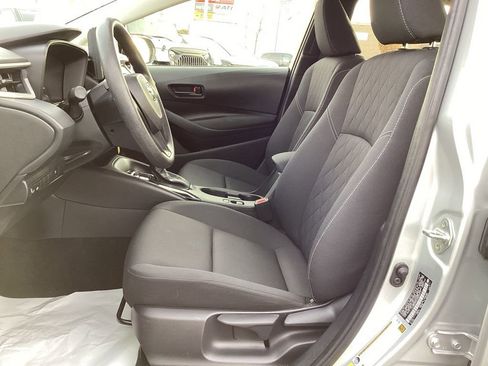 Used 2025 Toyota Corolla LE image 12