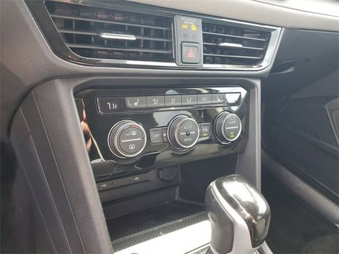 Used 2024 Volkswagen Taos SE image 22