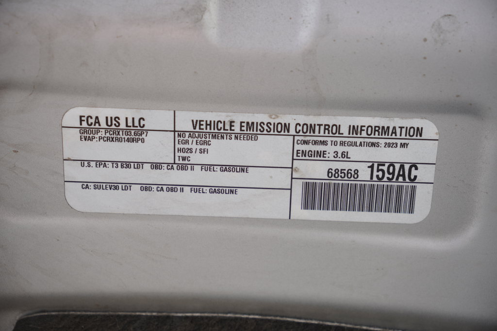 Used 2023 Chrysler Pacifica Touring-L FWD image 9