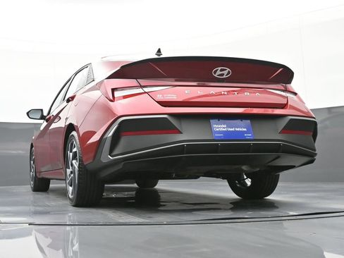 Certified 2025 Hyundai Elantra Sport image 41