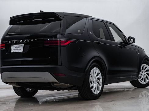 Used 2025 Land Rover Discovery S image 9