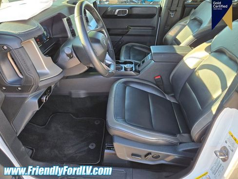 Certified 2025 Ford Bronco Outer Banks AWD/4WD image 8