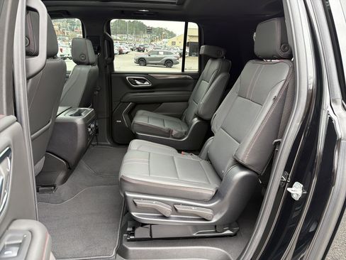 Used 2024 Chevrolet Suburban RST w/ Luxury Package image 25