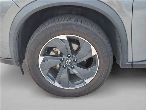 Used 2024 Nissan Rogue SV AWD/4WD image 9