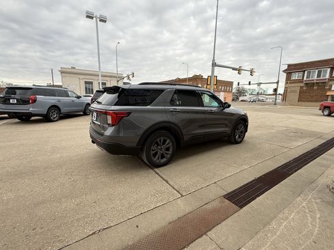 New 2026 Ford Explorer Active w/ Active Comfort Package AWD/4WD image 3