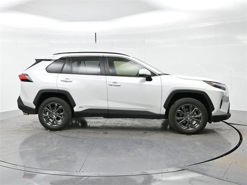 Used 2023 Toyota RAV4 XLE Premium image 8