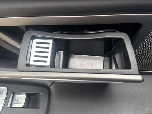 Used 2021 BMW 750i xDrive w/ Executive Package image 36