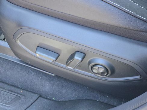 New 2025 Jeep Grand Cherokee Altitude image 27