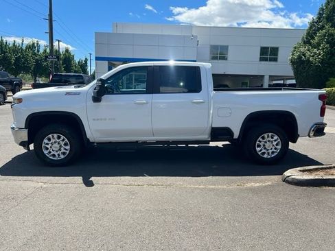 Used 2020 Chevrolet Silverado 2500 LT w/ Z71 Off-Road Package AWD/4WD image 4