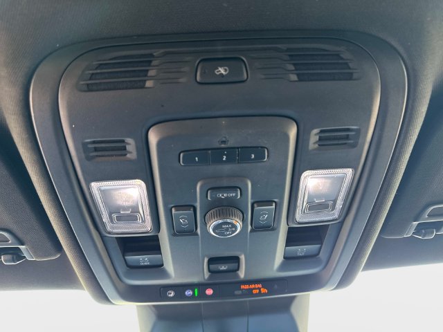 Certified 2024 Cadillac Escalade Sport w/ LPO, ONYX Package AWD/4WD image 23