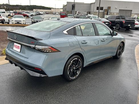 New 2026 Nissan Sentra SR w/ SR All Weather Package FWD image 5