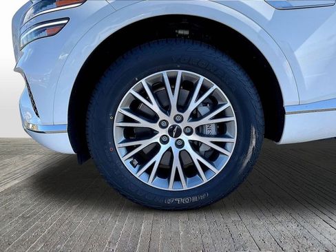 Used 2025 Genesis GV80 2.5T Standard AWD/4WD image 33