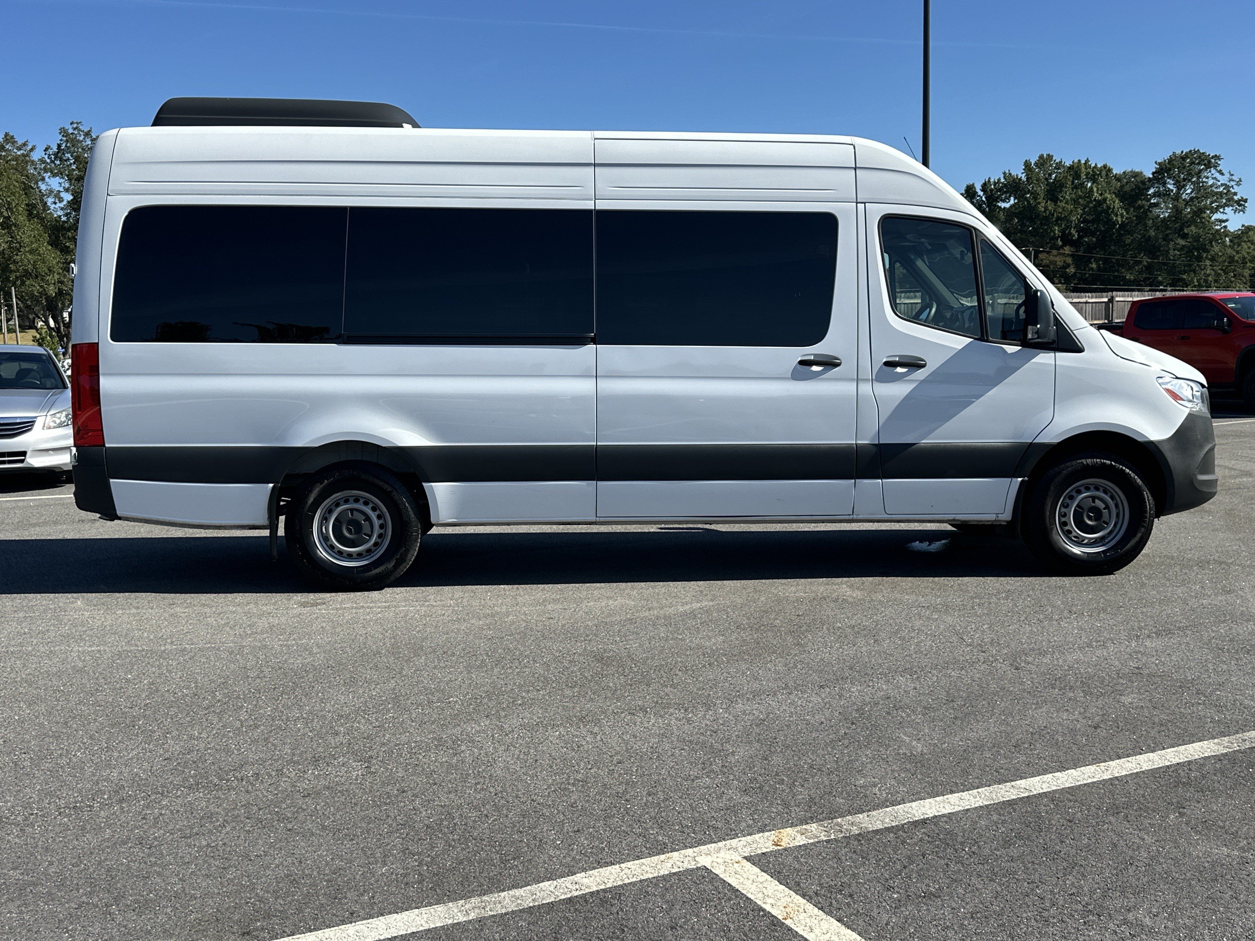 Used 2025 Mercedes-Benz Sprinter 2500 image 4