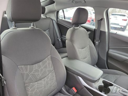 Used 2018 Chevrolet Volt LT w/ Comfort Package image 27