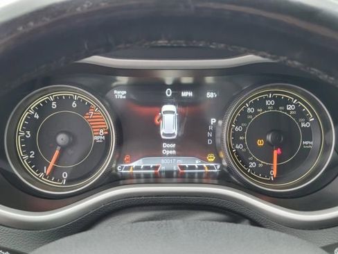 Used 2017 Jeep Cherokee Trailhawk w/ Comfort & Convenience Group AWD/4WD image 27