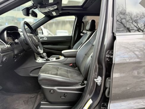 Used 2018 Jeep Grand Cherokee Altitude image 16