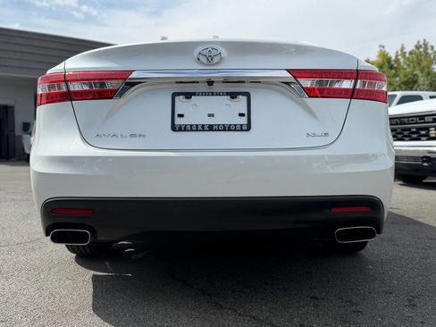 Used 2014 Toyota Avalon XLE Premium FWD image 16
