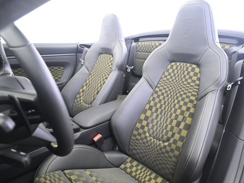 Used 2026 Porsche 911 Carrera GTS RWD image 32