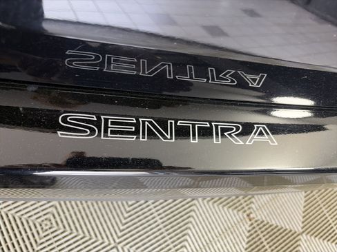 Certified 2023 Nissan Sentra SR FWD image 17