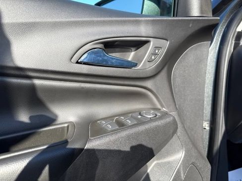 Used 2020 Chevrolet Equinox LT AWD/4WD image 25