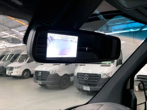 Used 2025 Mercedes-Benz Sprinter 2500 image 21
