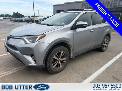 Used 2018 Toyota RAV4 XLE FWD image 1