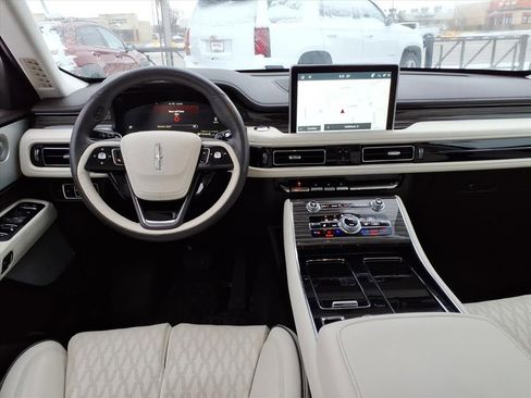 Used 2023 Lincoln Aviator Black Label w/ Dynamic Handling Package image 15