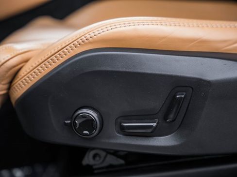 Certified 2024 Volvo XC90 T8 Ultimate w/ Protection Package image 36