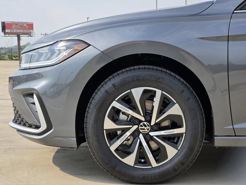 New 2027 Volkswagen Jetta SE FWD image 7
