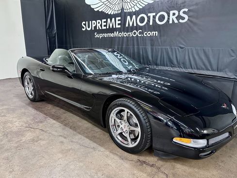 Used 2004 Chevrolet Corvette Convertible w/ Preferred Equipment Group image 3