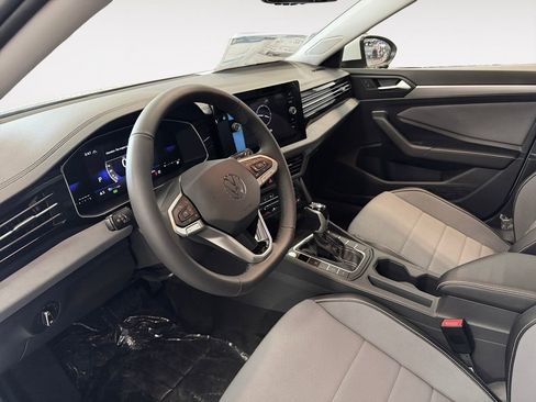 New 2026 Volkswagen Jetta SE FWD image 10