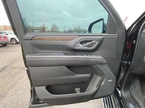 Used 2023 Chevrolet Tahoe Premier w/ Advanced Technology Package image 22