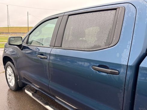 Used 2023 Chevrolet Silverado 1500 Custom image 9
