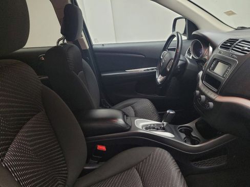 Used 2020 Dodge Journey SE w/ SE Popular Equipment Group image 21