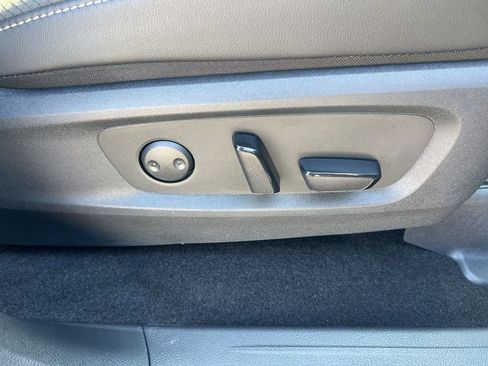 Used 2025 Nissan Pathfinder SL w/ SL Premium Package image 25