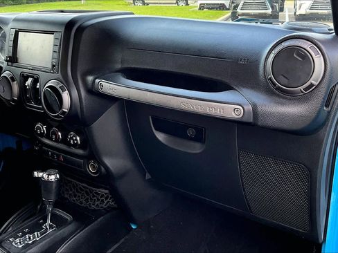 Used 2018 Jeep Wrangler Unlimited Sport S image 19