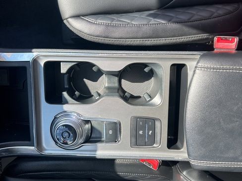 Used 2024 Ford Edge Titanium image 20