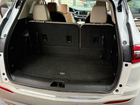 Used 2019 Buick Enclave Essence image 19