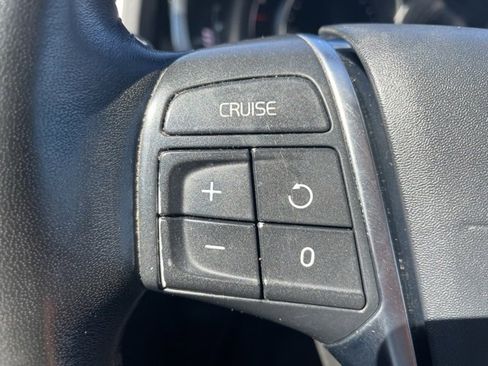 Used 2018 Volvo V60 T5 Dynamic w/ Vision Package image 12