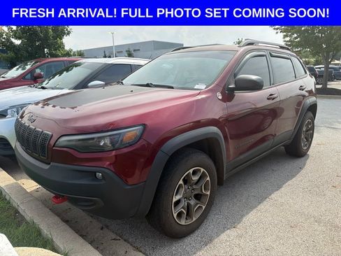 Used 2020 Jeep Cherokee Trailhawk w/ Cold Weather Group AWD/4WD image 1