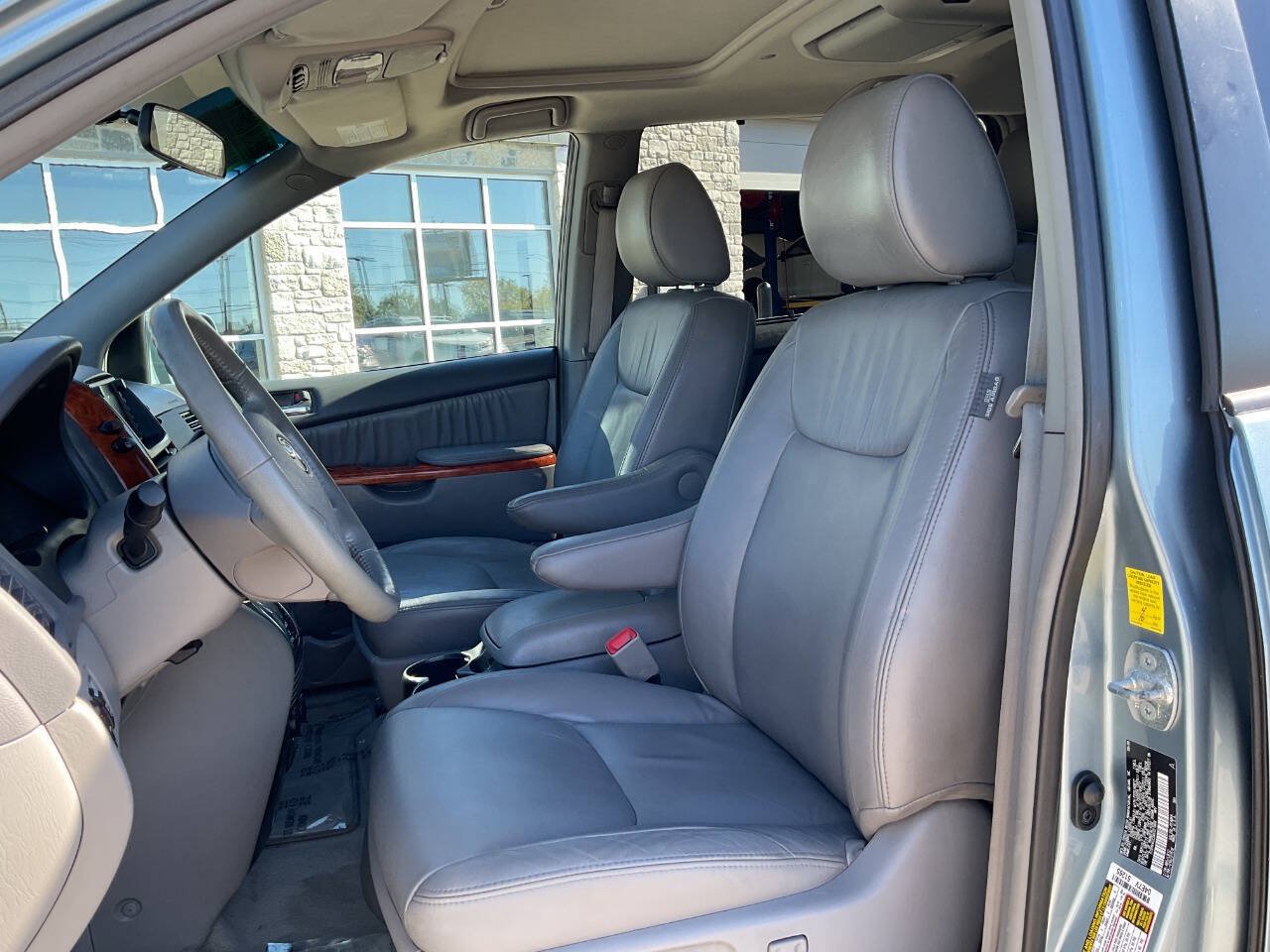 Used 2010 Toyota Sienna XLE w/ Towing Prep Pkg FWD image 15