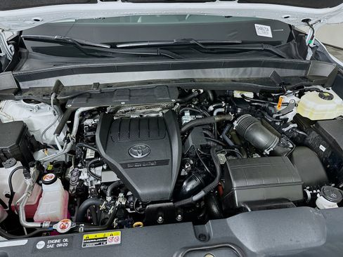 Certified 2024 Toyota Grand Highlander AWD Hybrid image 32