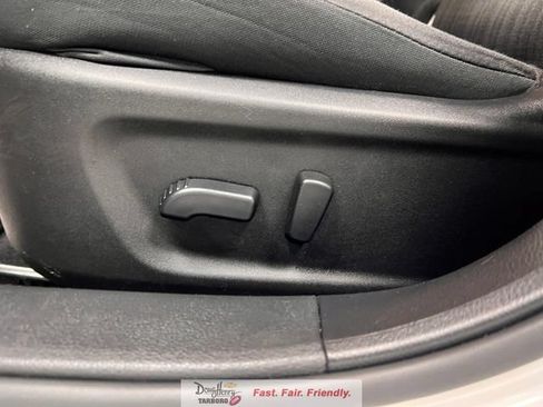 Used 2025 Nissan Altima 2.5 SV FWD image 30