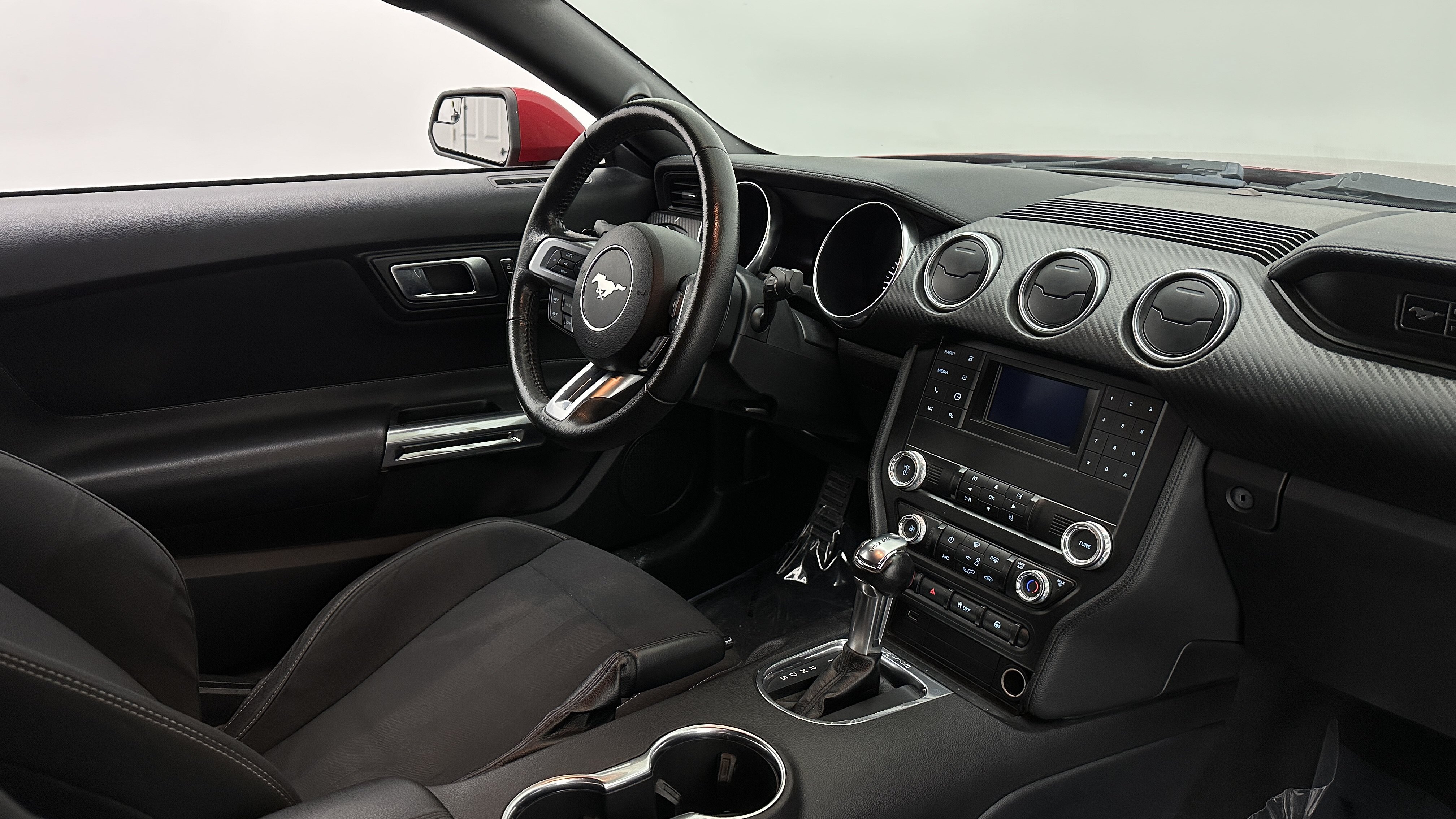 Used 2020 Ford Mustang Coupe RWD image 25