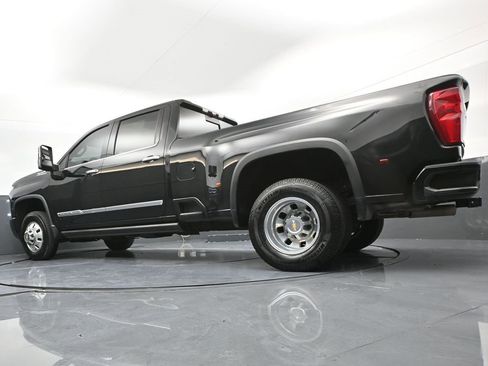 Used 2024 Chevrolet Silverado 3500 High Country w/ High Country Premium Package image 39