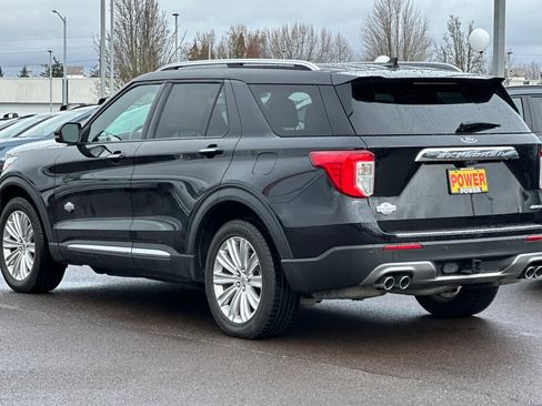 Used 2021 Ford Explorer King Ranch w/ Premium Technology Package image 6