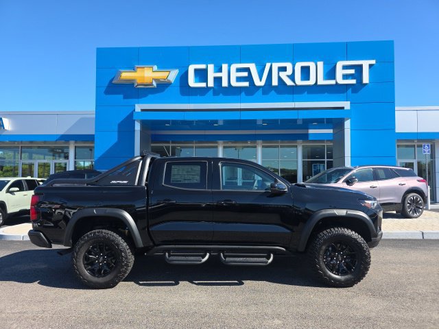 New 2026 Chevrolet Colorado ZR2 w/ Midnight Edition AWD/4WD image 2