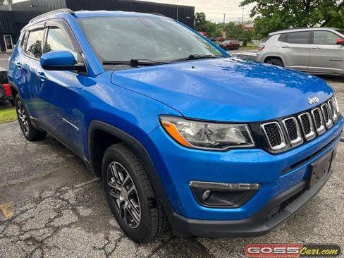 Used 2018 Jeep Compass Latitude w/ Cold Weather Group AWD/4WD image 2