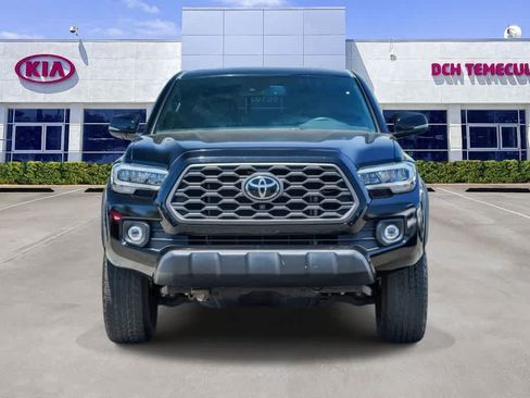 Used 2021 Toyota Tacoma TRD Off-Road w/ TRD Premium Off Road Package AWD/4WD image 2