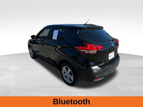 Used 2020 Nissan Kicks S image 3